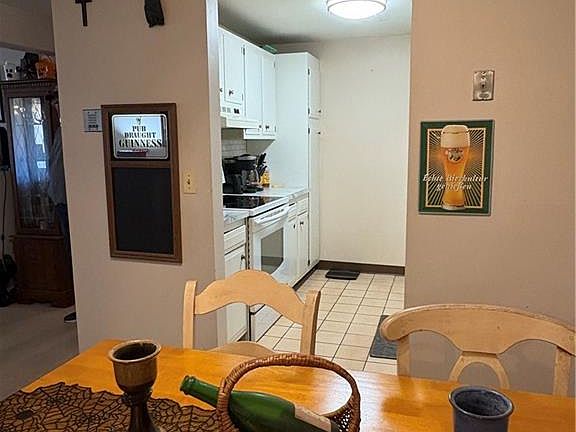 3rd image of 36 Cowesett Ave APT 7