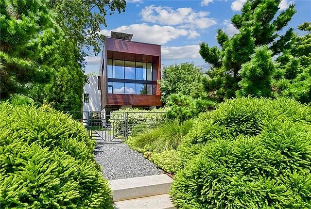 1020 Bellevue Dr NE — Photo 5
