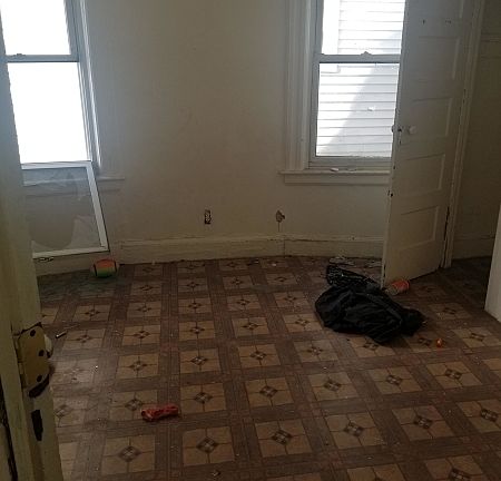 4th image of 10 N 18th St