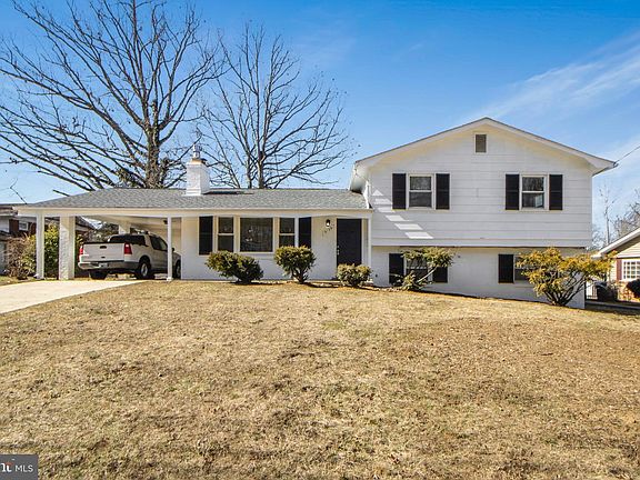 2nd image of 9109 Pinehurst Dr