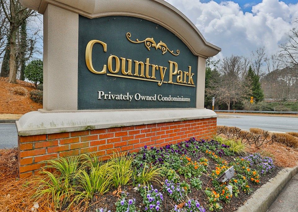 1st image of 2706 Country Park Dr SE