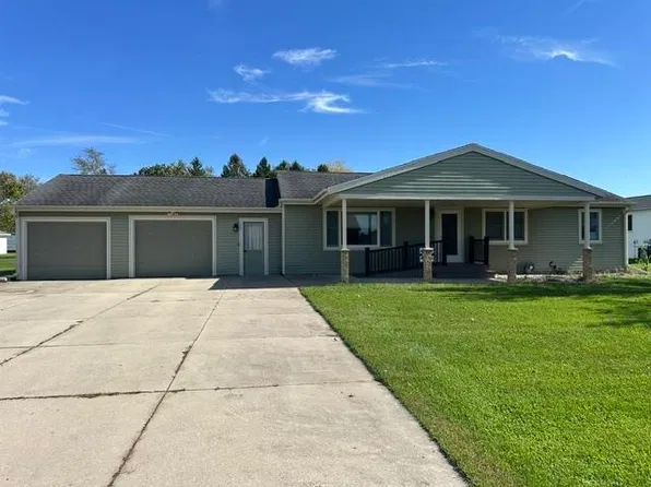 S9986 Rodney St, Prairie Du Sac, WI 53578