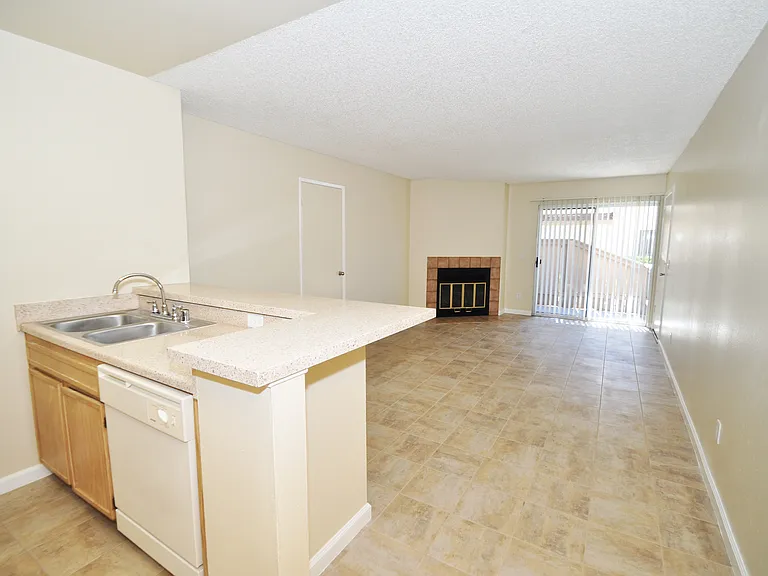Oak Hill Apartments — Photo 7