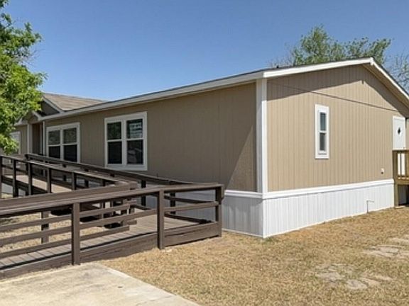 3rd image of 3002 Nikki Ln