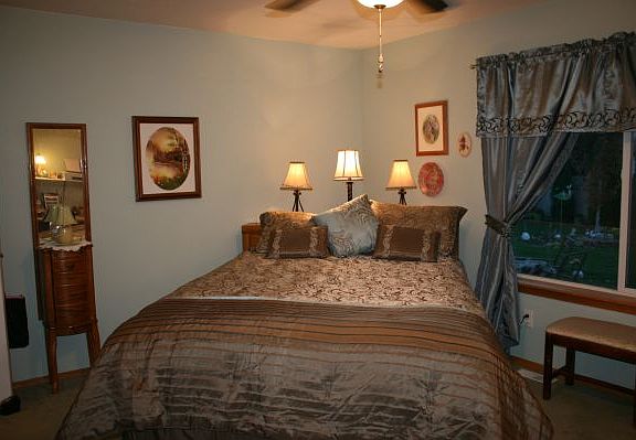 4th image of 8416 Wembley Dr