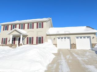 2132 43rd Ave S, Grand Forks, ND 58201