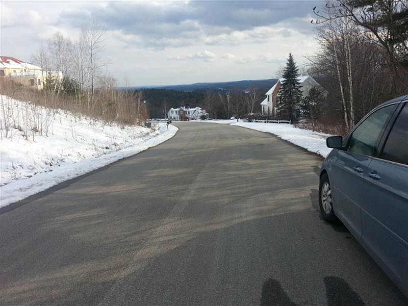 2nd image of 52 Cortland Dr