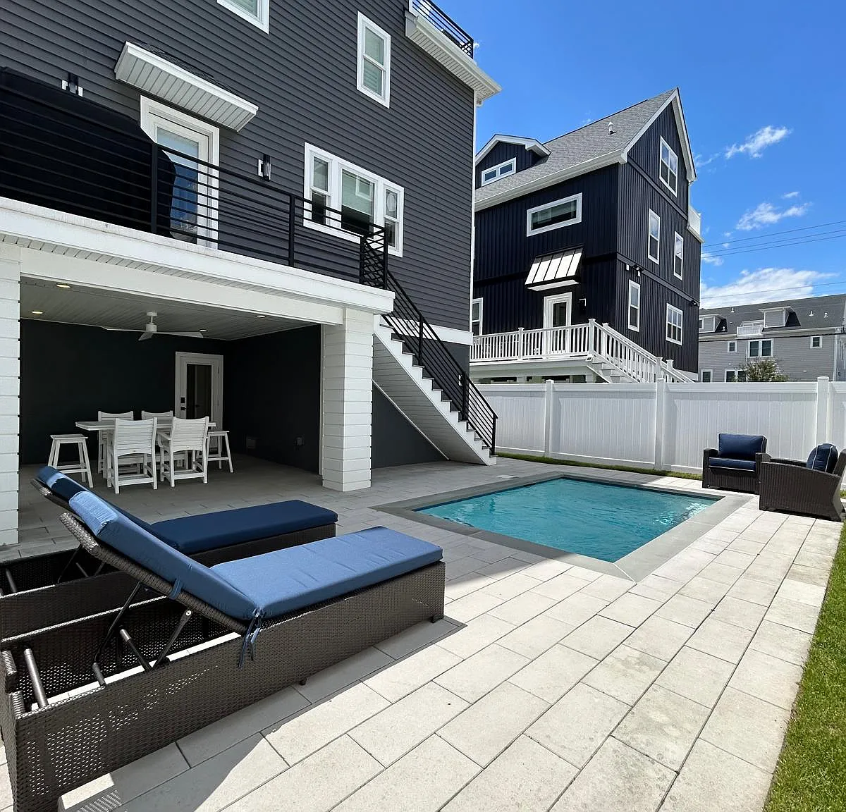 5 bed, 3.5 bath, 3000 sqft, $55,000 — Photo 2