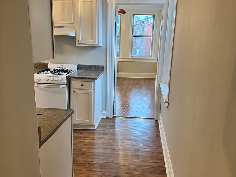 224 Hanover St #20X — Photo 3