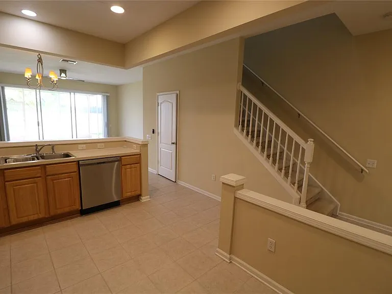 4866 Pond Ridge Dr — Photo 16