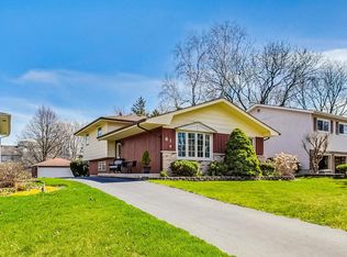 61 N Ott Ave, Glen Ellyn, IL 60137