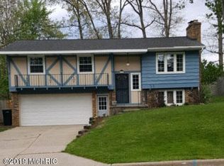 2131 Knickerbocker St SW, Wyoming, MI 49519