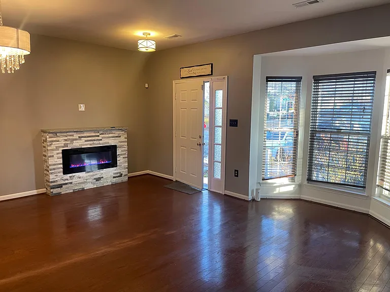 316 Roff Point Dr — Photo 3