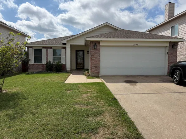 1049 Silver Spur Ln, Fort Worth, TX 76179