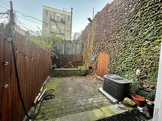 Rented by MySpaceNYC | media 1