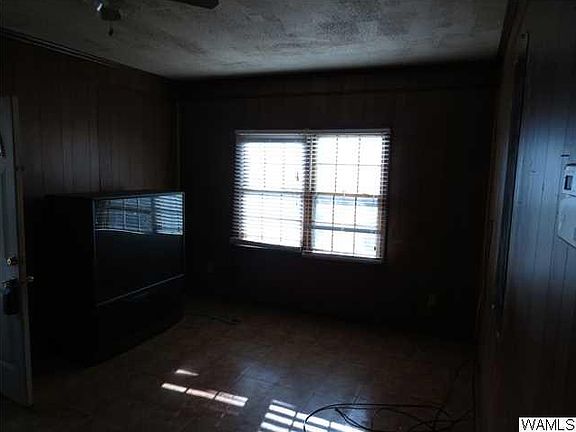 4th image of 4318 30th Ave E