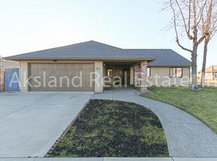 1013 Tokay Ln, Manteca, CA 95337