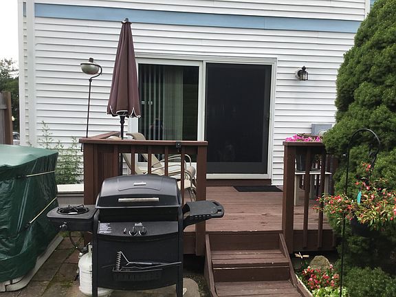 2nd image of 401 Williamsburg Dr