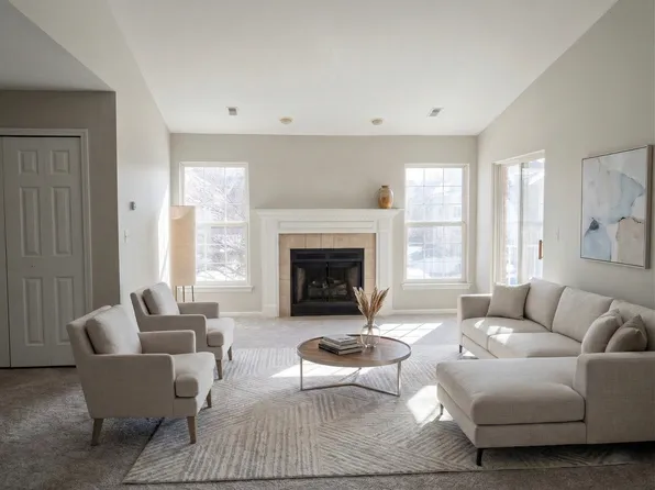 5433 Pine Aires Dr, Sterling Heights, MI 48314