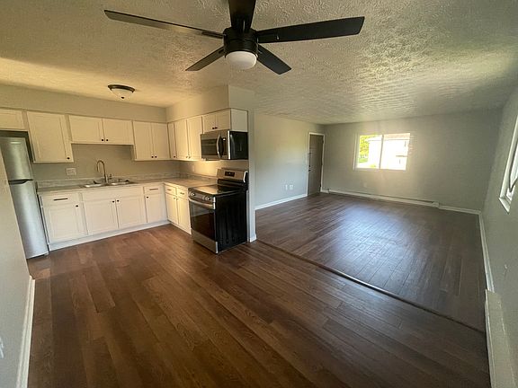 2nd image of 518 Cherry Hill Dr APT D