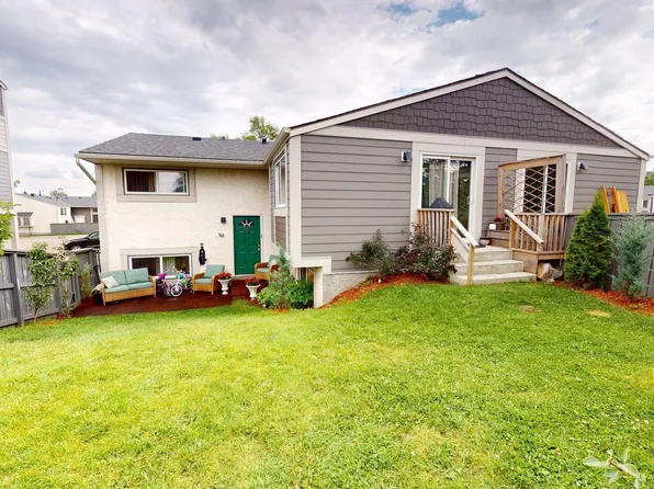 623 Willow Ct NW, Edmonton, AB T5T 2K7