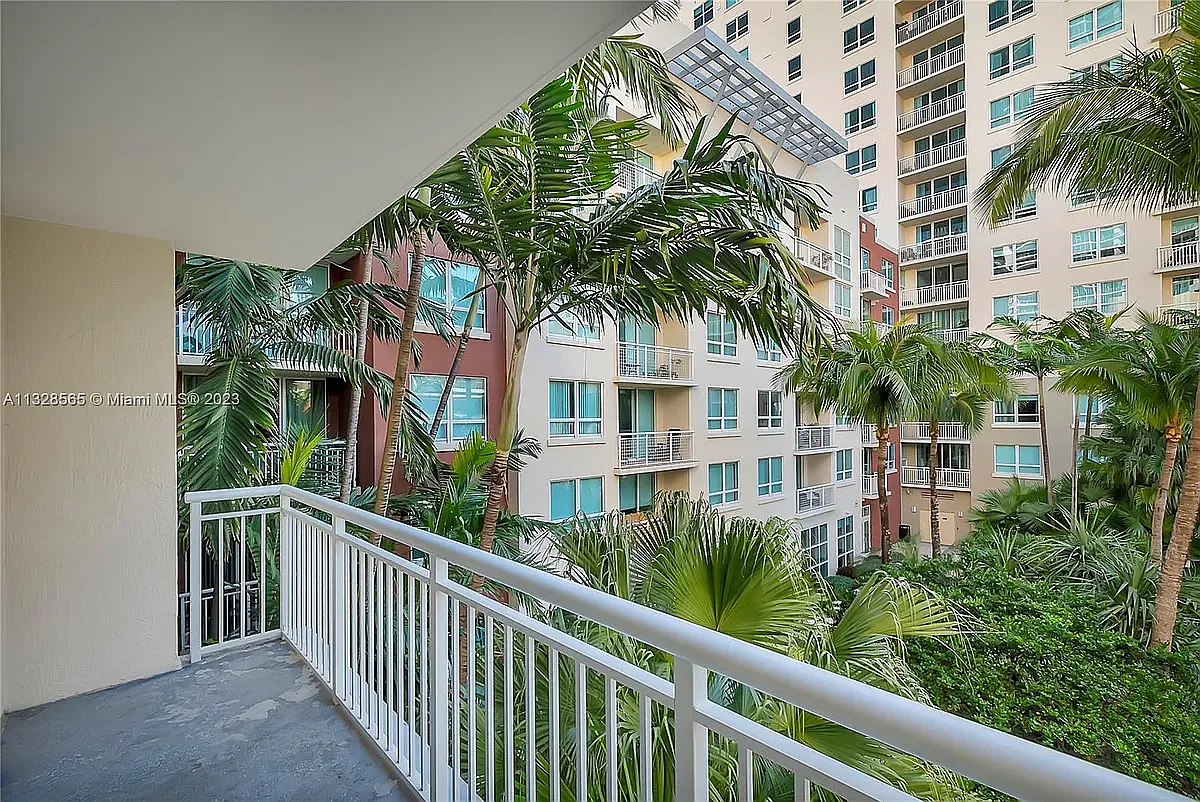 2 bed, 1092 sqft, $3,200 — Photo 1