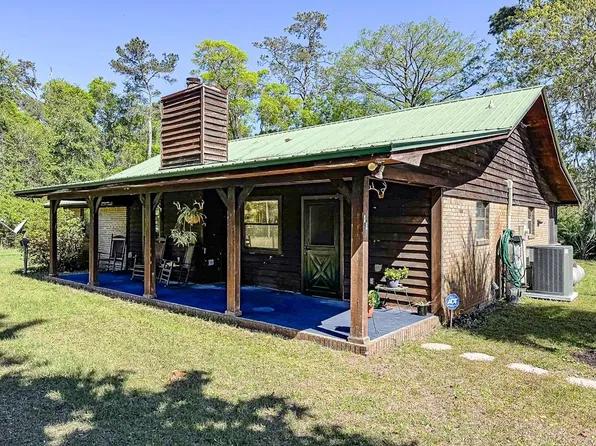 38 E M Davis Dr, Sopchoppy, FL 32358