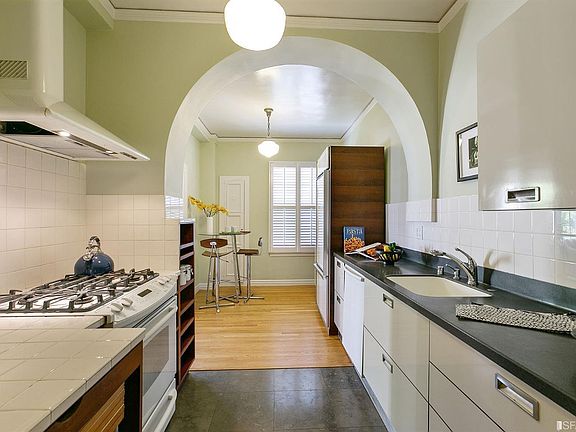 4th image of 1950 Gough St APT 106