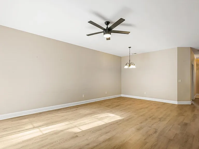 1508 Honeybee Ln — Photo 6