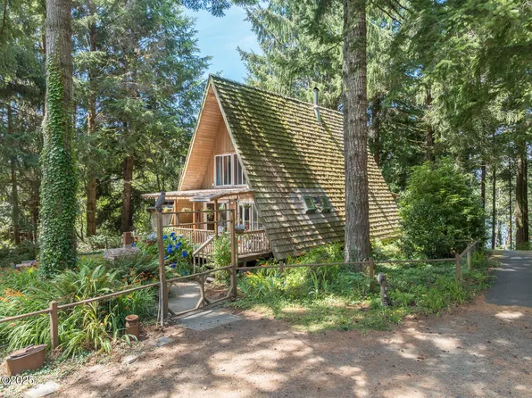 123 E Eckman Creek Rd, Waldport, OR 97394