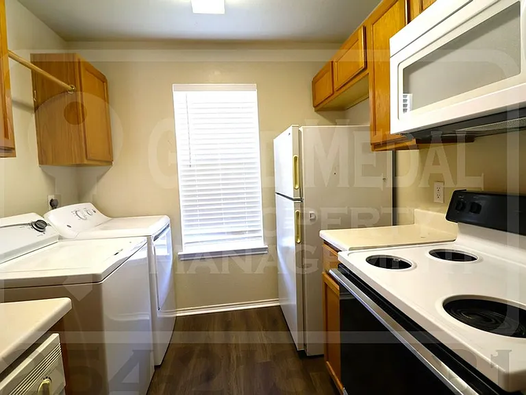 1708 Spring Rose Cir — Photo 6