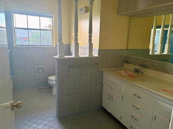 5th image of 4116 NW 61st Ter