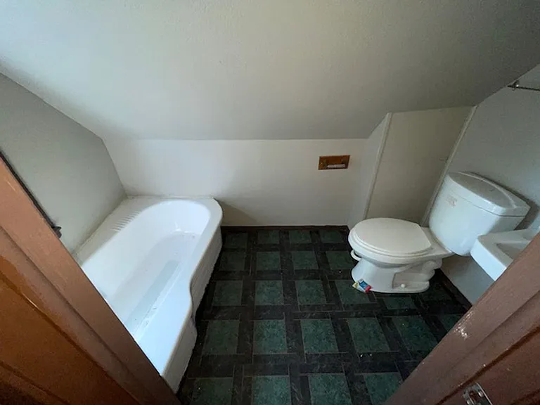 1108 N Main Ave — Photo 5