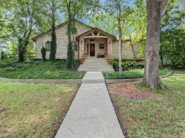 281 Harbor Run Dr, Coldspring, TX 77331