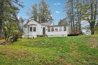 Parkview Dr-S3010-001.jpg