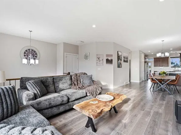 89 W Aztec Cres, Blackfalds, AB T4M 0M2
