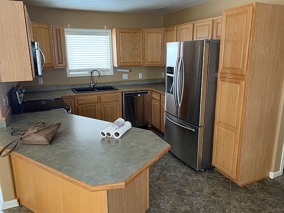 3rd image of 965 5th St
