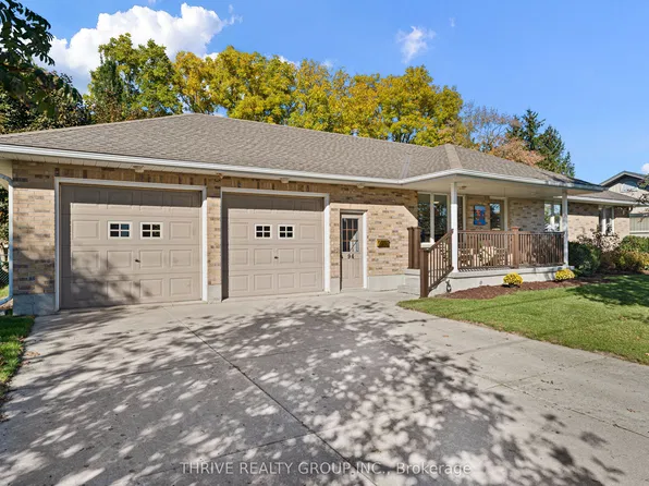 94 York St, Bluewater, ON N0M 1X0