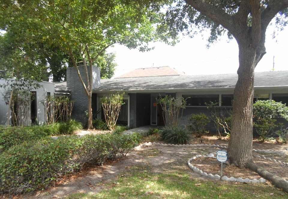 1st image of 930 Boros Dr