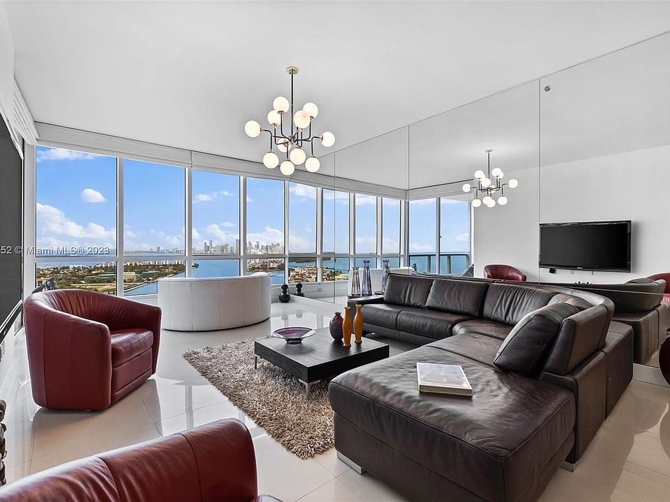 1st image of 100 S Pointe Dr APT 2603