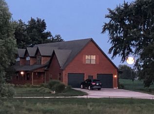 1561 N 300th Rd, Baldwin City, KS 66006