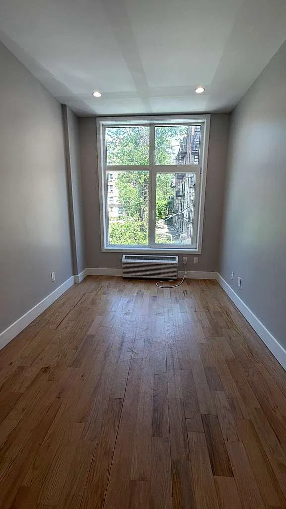 3 bed, $3,575 — Photo 2