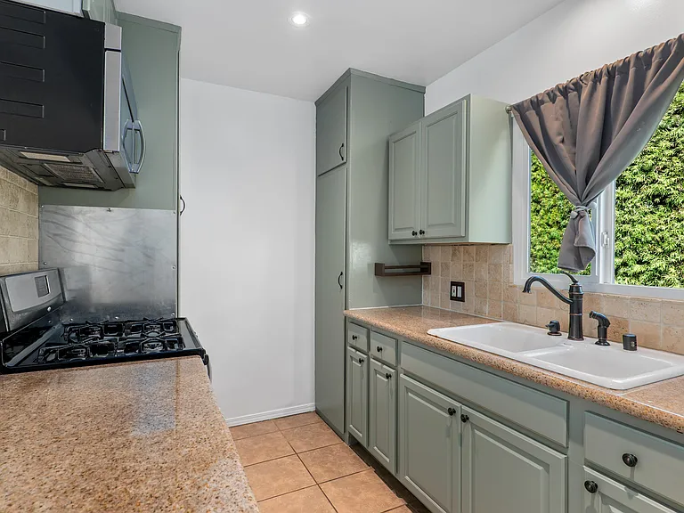 1801 Dorchester Ave #C — Photo 11