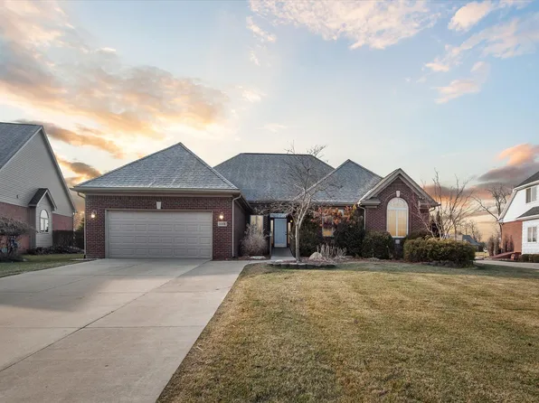 1008 Saint James Park Ave, Monroe, MI 48161