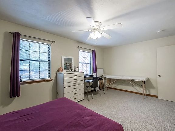 3rd image of 3740 Donovan Dr APT B
