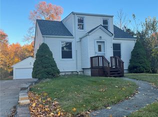 2825 Orchard Dr, Willoughby Hills, OH