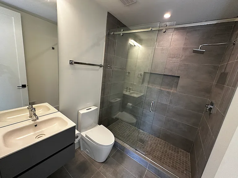 517 M St NE #1 — Photo 32