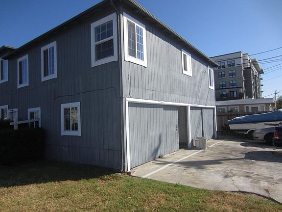 5th image of 223 Winslow St