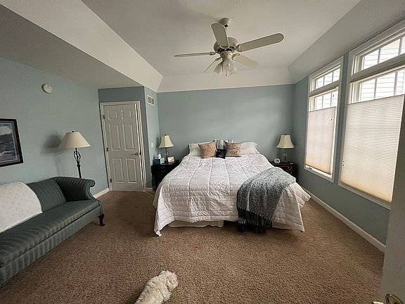 MBR with tray ceiling