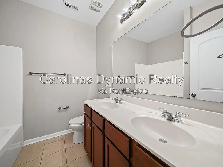 1912 Madeira Cir — Photo 25
